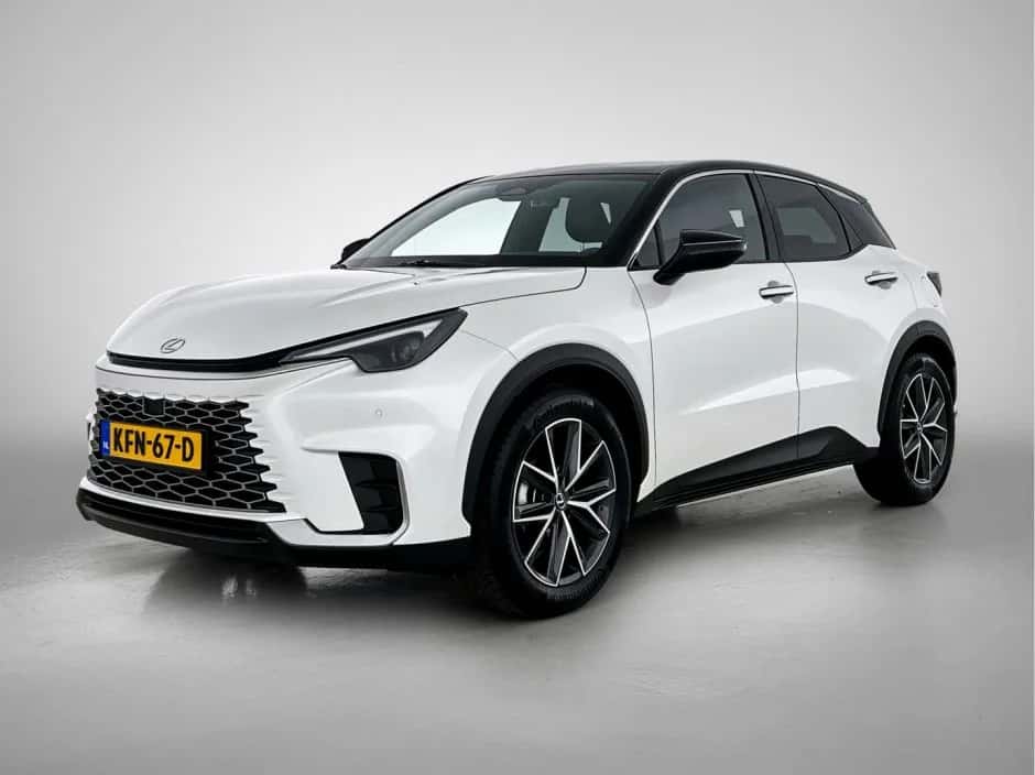 Lexus LBX (2024) — foto 1