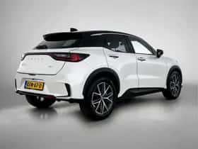 Lexus LBX (2024) thumbnail 2