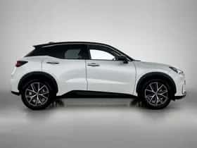 Lexus LBX (2024) thumbnail 11