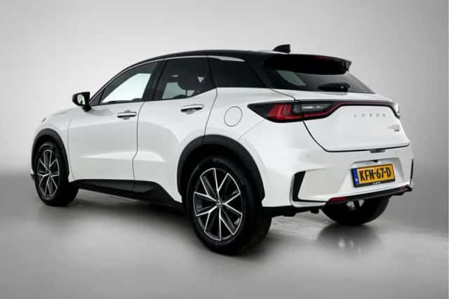Lexus LBX (2024) thumbnail 13