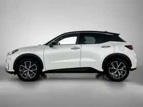 Lexus LBX (2024) thumbnail 3
