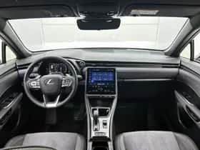 Lexus LBX (2024) thumbnail 4
