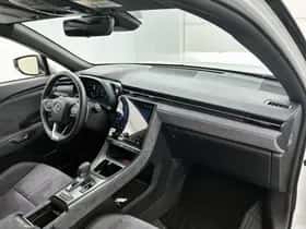 Lexus LBX (2024) thumbnail 6