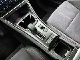 Lexus LBX (2024) thumbnail 10