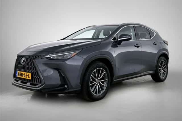 Lexus NX (2022) thumbnail 1