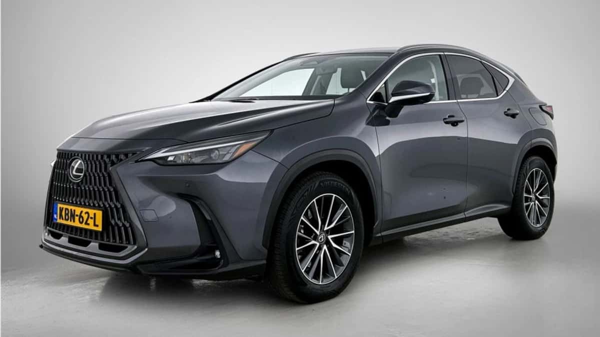 Lexus NX (2022) — foto 1