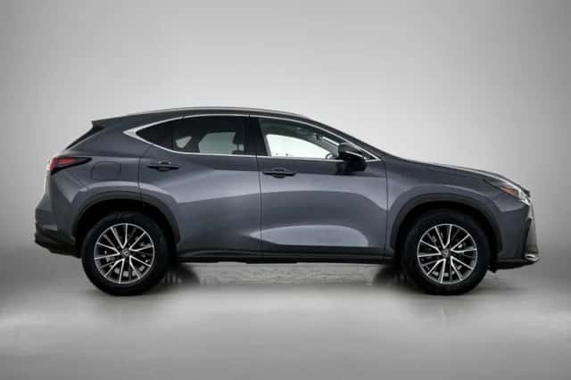 Lexus NX (2022) thumbnail 11
