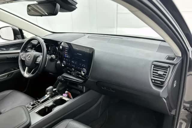 Lexus NX (2022) thumbnail 6