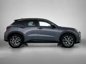 Lexus LBX (2025) thumbnail 11