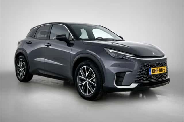 Lexus LBX (2025) thumbnail 12