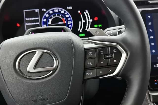 Lexus LBX (2025) thumbnail 14