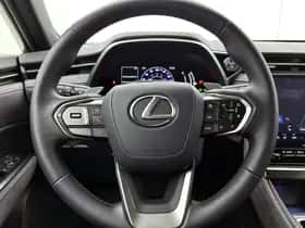 Lexus LBX (2025) thumbnail 17