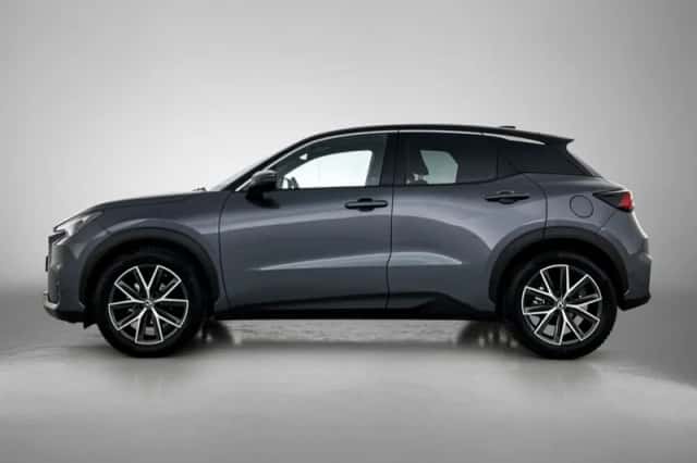 Lexus LBX (2025) thumbnail 3
