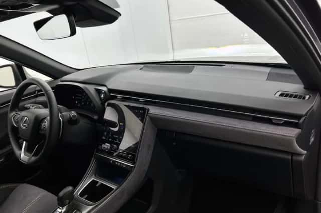 Lexus LBX (2025) thumbnail 6