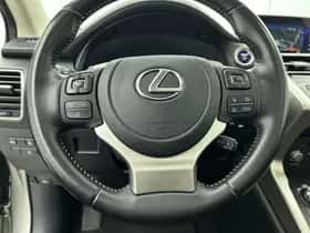 Lexus NX (2021) thumbnail 18