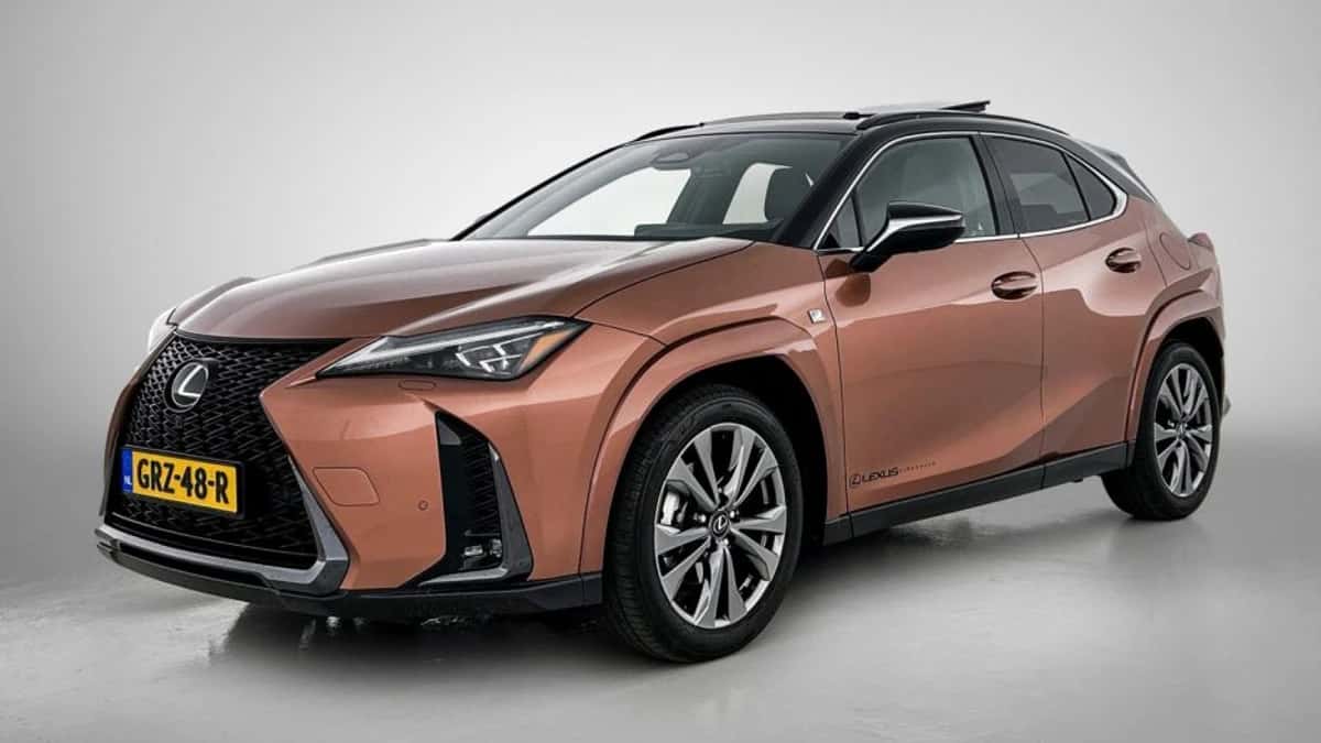 Lexus UX (2024) — foto 1