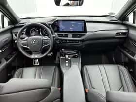 Lexus UX (2024) thumbnail 5