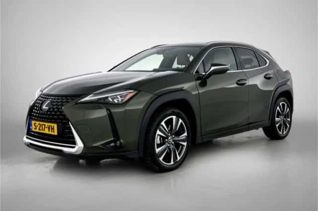 Lexus UX (2023)