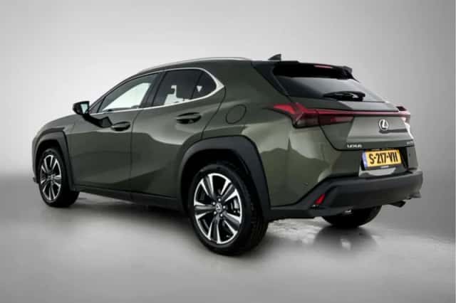 Lexus UX (2023) thumbnail 13