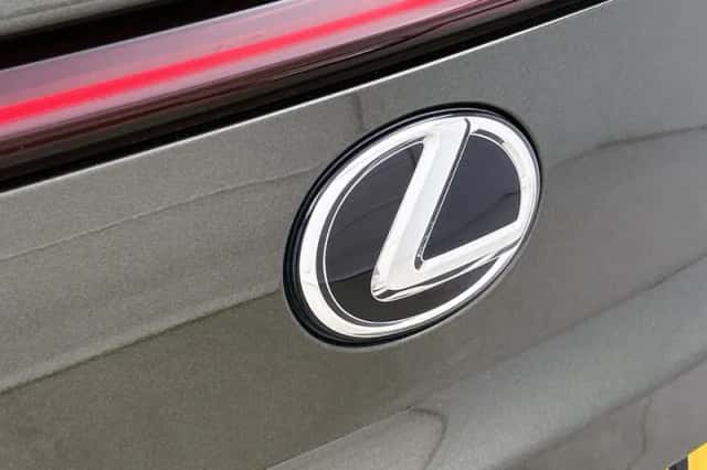 Lexus UX (2023) thumbnail 19