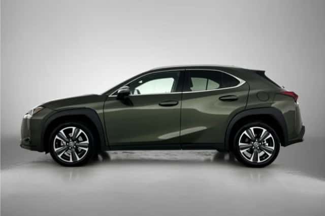 Lexus UX (2023) thumbnail 3