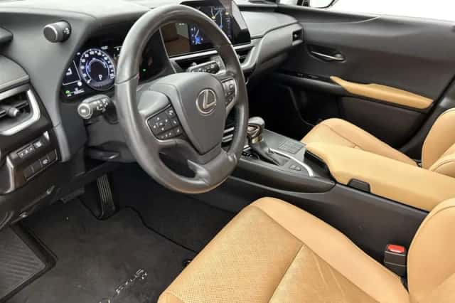 Lexus UX (2023) thumbnail 36