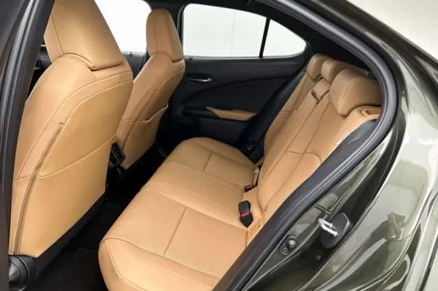 Lexus UX (2023) thumbnail 37