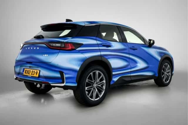 Lexus LBX (2024) thumbnail 2