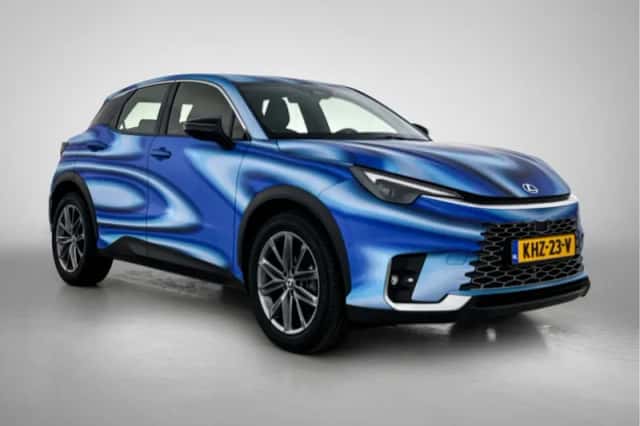 Lexus LBX (2024) thumbnail 12