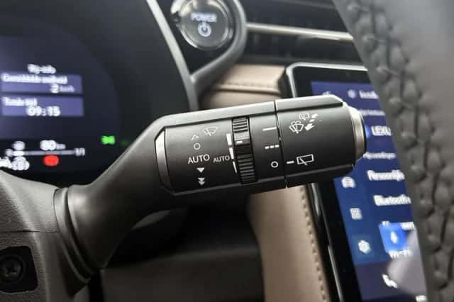 Lexus LBX (2024) thumbnail 28