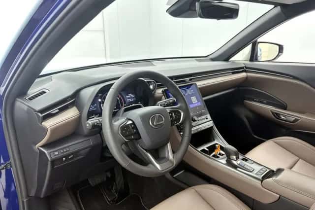 Lexus LBX (2024) thumbnail 38