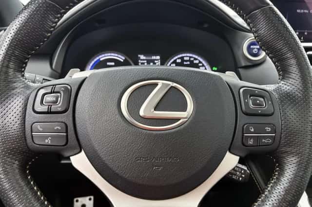 Lexus NX (2020) thumbnail 18
