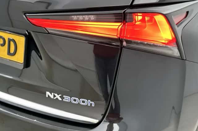 Lexus NX (2020) thumbnail 43