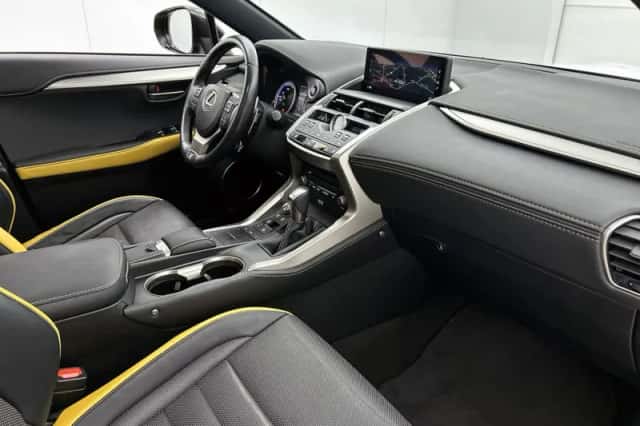 Lexus NX (2020) thumbnail 7
