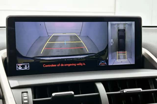 Lexus NX (2020) thumbnail 9