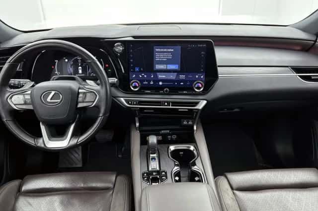 Lexus RX (2023) thumbnail 5
