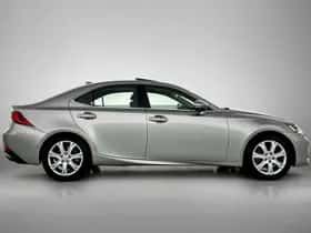 Lexus IS (2021) thumbnail 13
