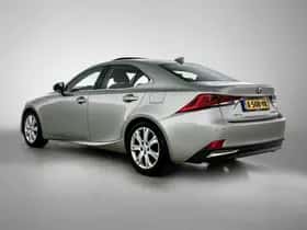 Lexus IS (2021) thumbnail 15