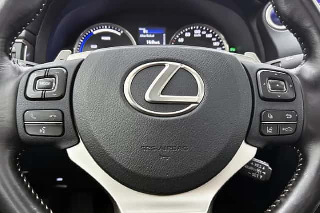 Lexus IS (2021) thumbnail 19