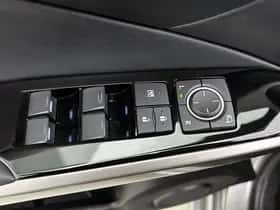 Lexus IS (2021) thumbnail 24