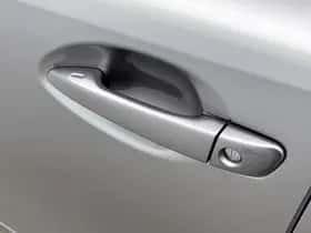Lexus IS (2021) thumbnail 42