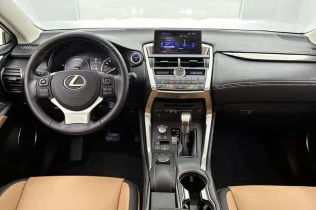 Lexus NX (2015) thumbnail 4