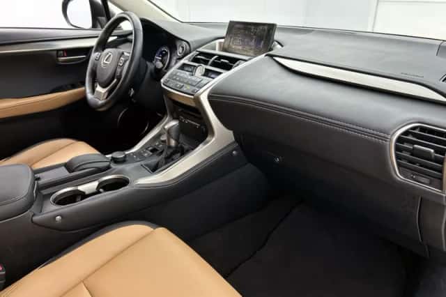 Lexus NX (2015) thumbnail 6