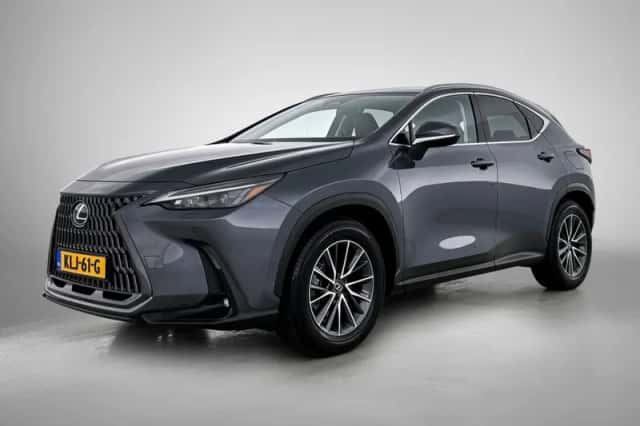 Lexus NX (2025) thumbnail 1