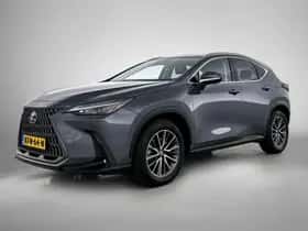 Lexus NX (2025)