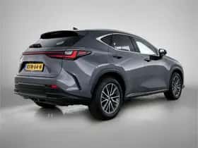 Lexus NX (2025) thumbnail 2