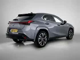Lexus UX (2019) thumbnail 2