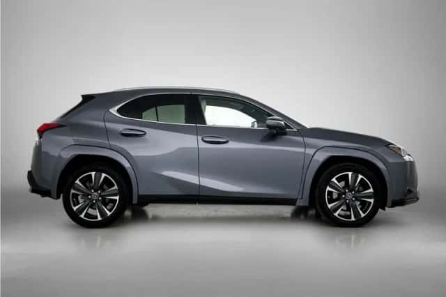Lexus UX (2019) thumbnail 11