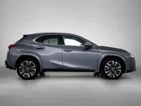 Lexus UX (2019) thumbnail 11