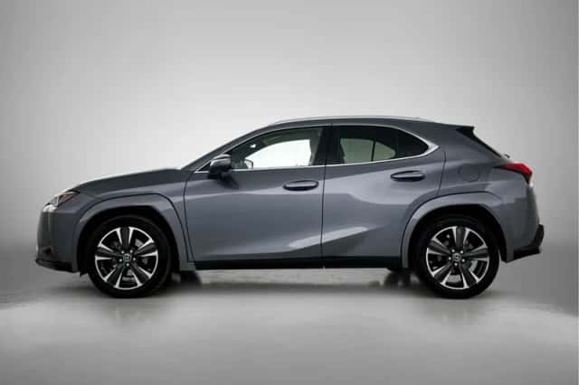 Lexus UX (2019) thumbnail 3